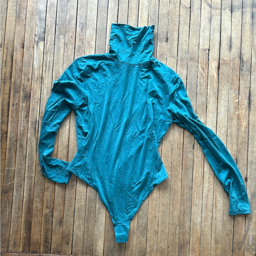 Lululemon Turtleneck Body Suit